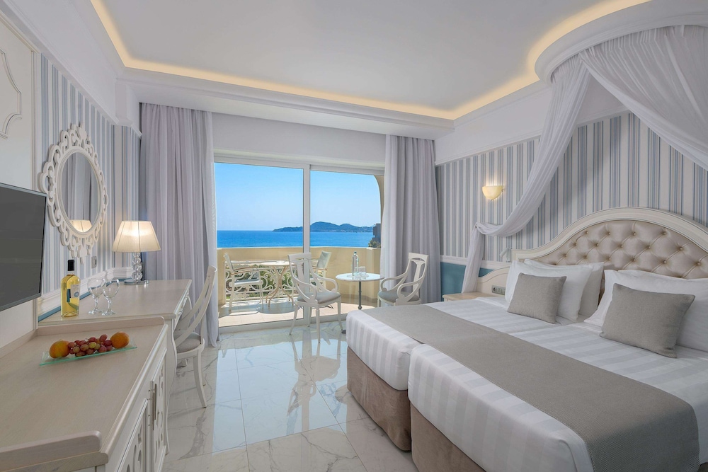 Superior Room, Sea View - Photo 3