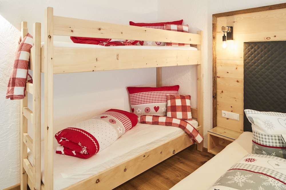 Romantic Condo, 1 Bedroom, Kitchenette, Mountainside photo 3