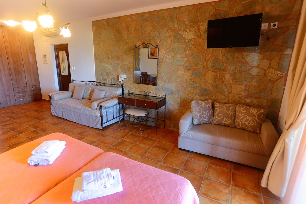 Economy Apartment photo 2
