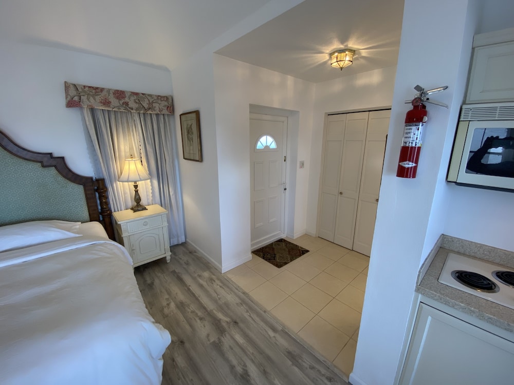 Executive Deluxe Suite, Private Balcony or Patio photo 2