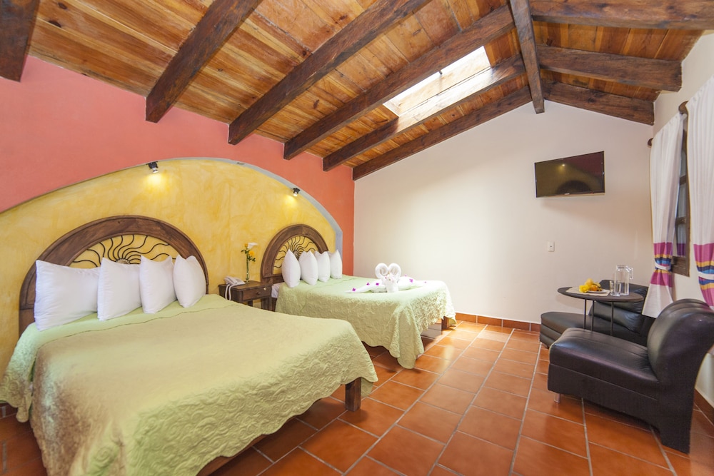Standard Room, 2 Double Beds - Photo 3