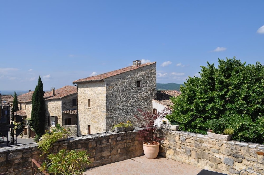 Double Room, Pool View (Eglantine) photo 3