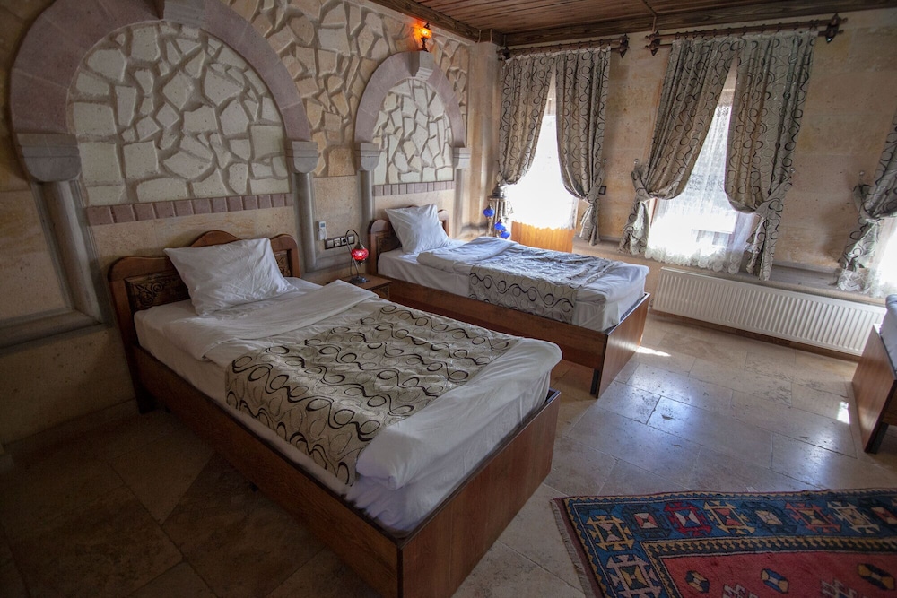 Deluxe Triple Room photo 3