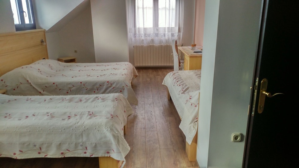 Basic Quadruple Room - Photo 1