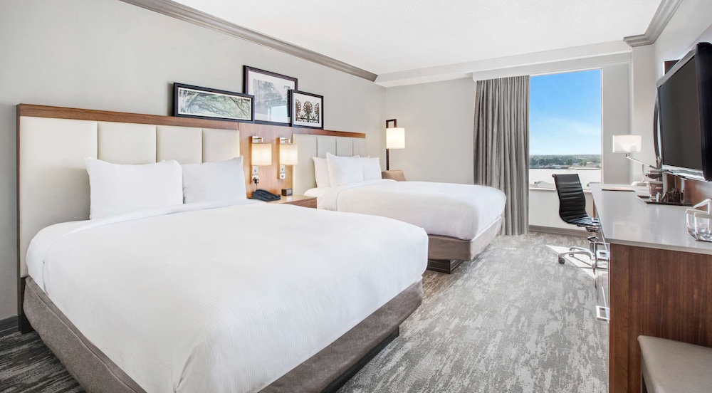 Suite, 2 Queen Beds photo 2