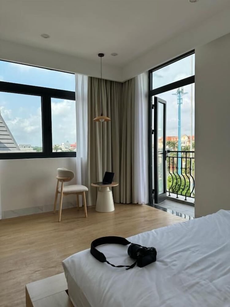Deluxe Room, Balcony
