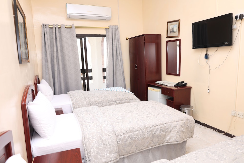 Basic Twin Room photo 2
