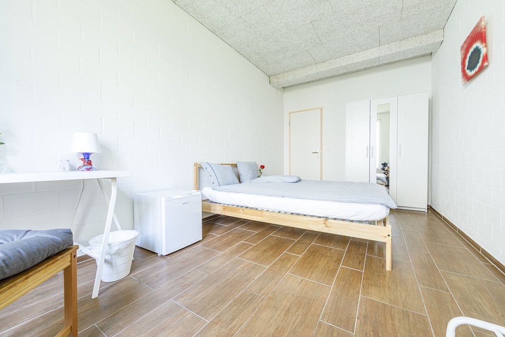 Basic Double Room (Yellow Inn 29) photo 3