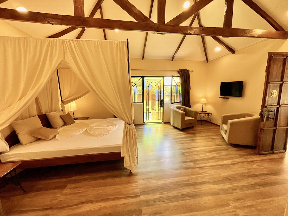 Honeymoon Suite photo 1