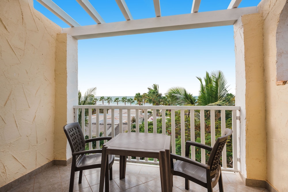 Family Room (Sea View) photo 3