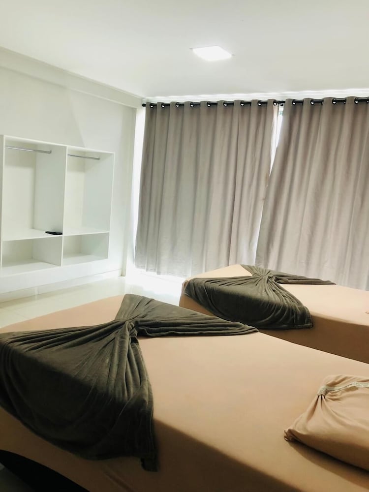 Double or Twin Room, 2 Twin Beds, City View photo 2