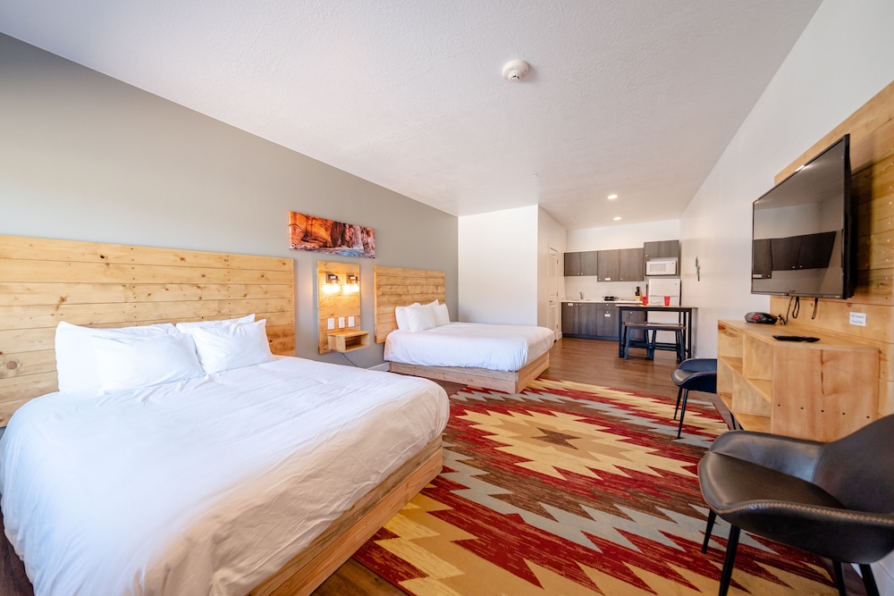 Studio Suite, 2 Queen Beds photo 1
