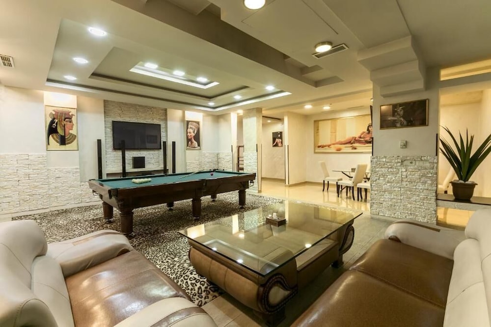 Executive Quadruple Room, 2 Queen Beds