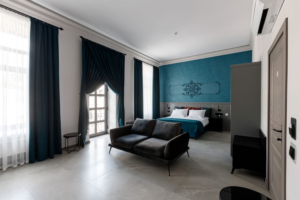 Standard Suite