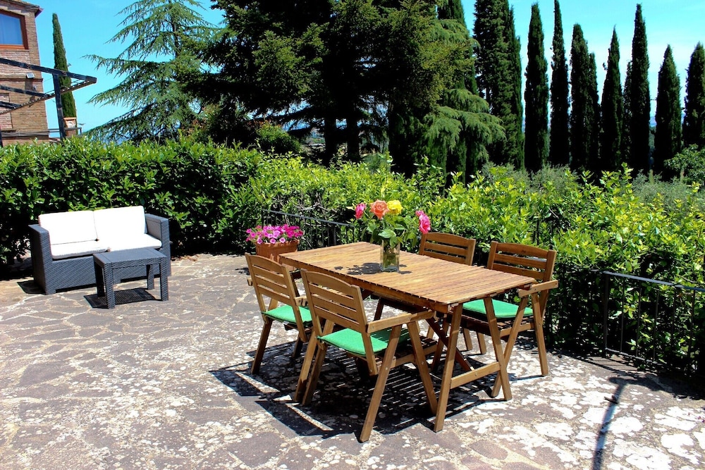 Family Apartment, 2 Bedrooms, Kitchen, Garden Area photo 2