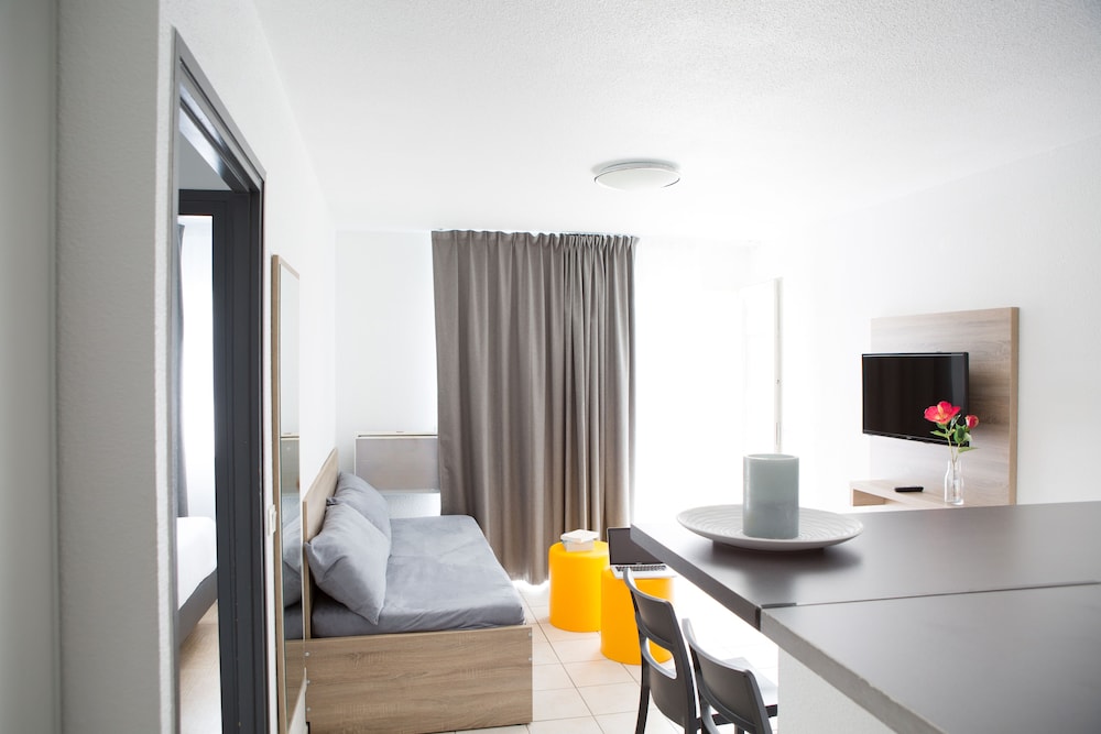 Standard Room, 1 Double Bed with Sofa bed, Non Smoking - Photo 12