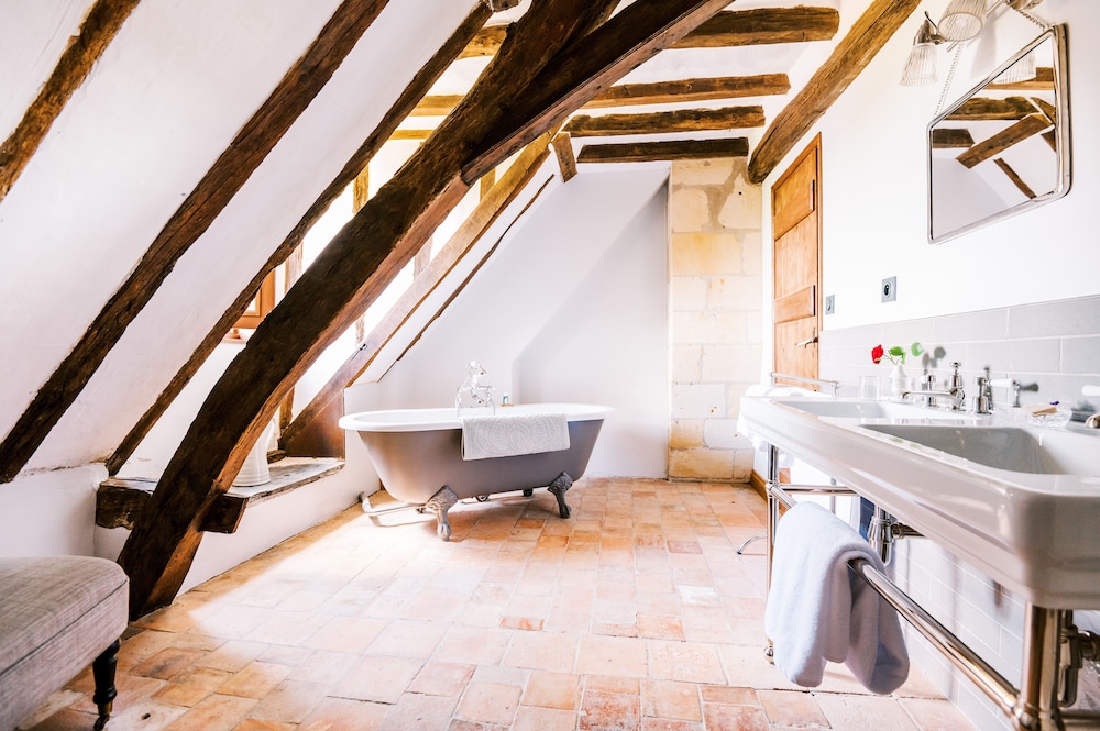 Superior Double Room, Ensuite, Pool View photo 3