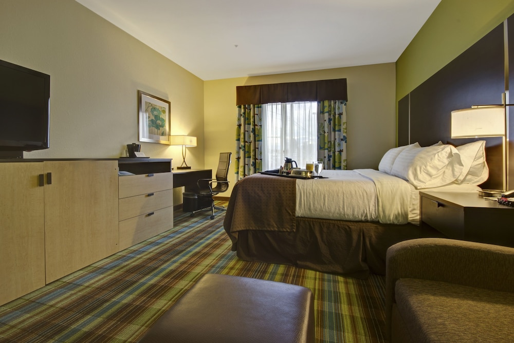 Standard Room, 1 King Bed, Accessible (Communication, Roll-In Shower) - Photo 1