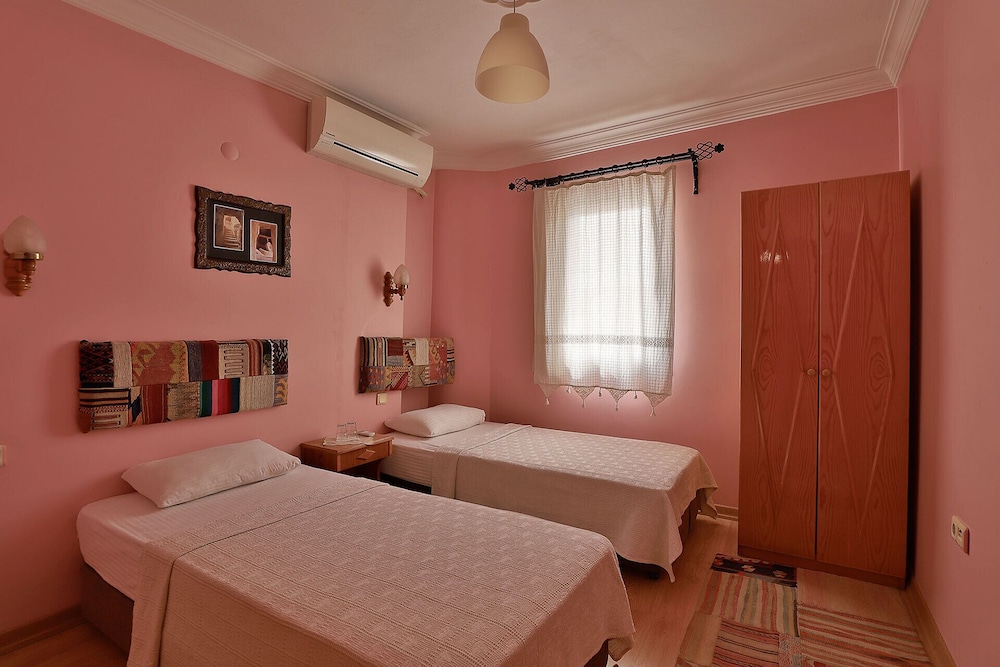Standard Double Room - Photo 1