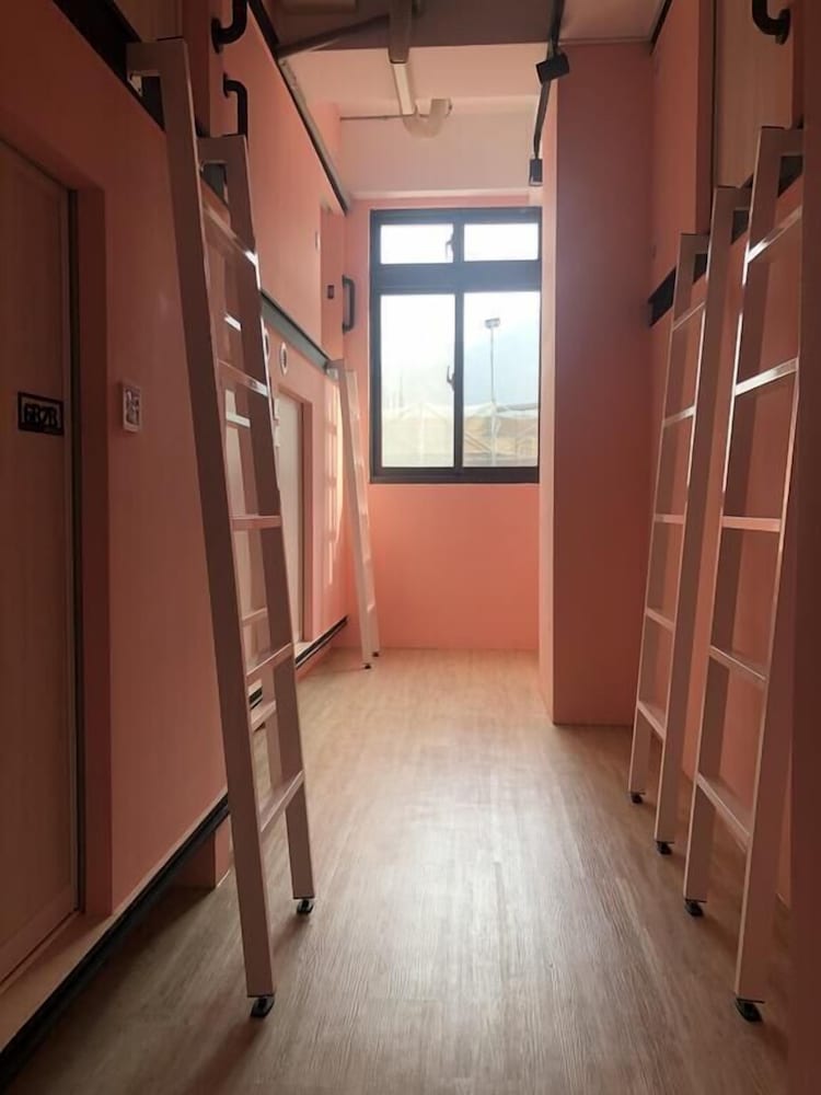 Deluxe Capsule - Mixed Dorm - Photo 17