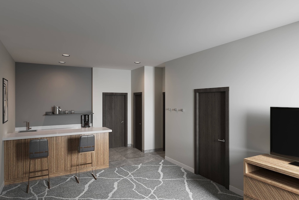 Suite, 1 Bedroom - Photo 4