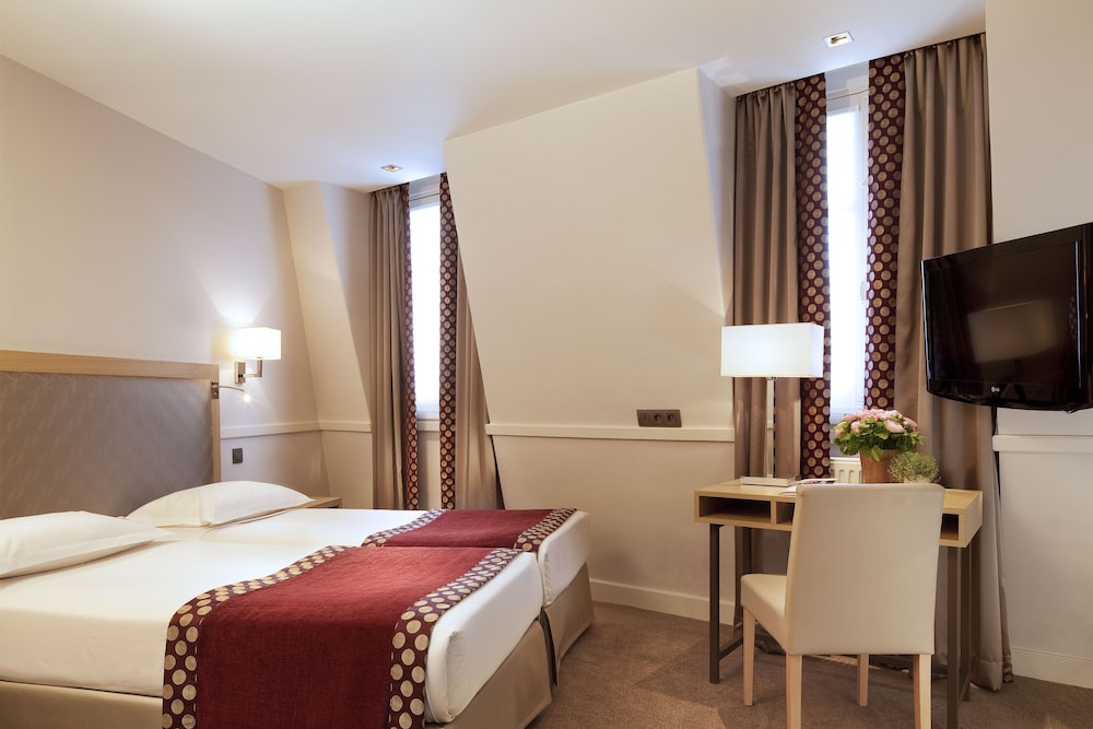 Executive Room thumbnail 5