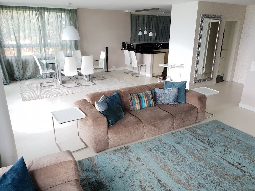 Apartment photo 1