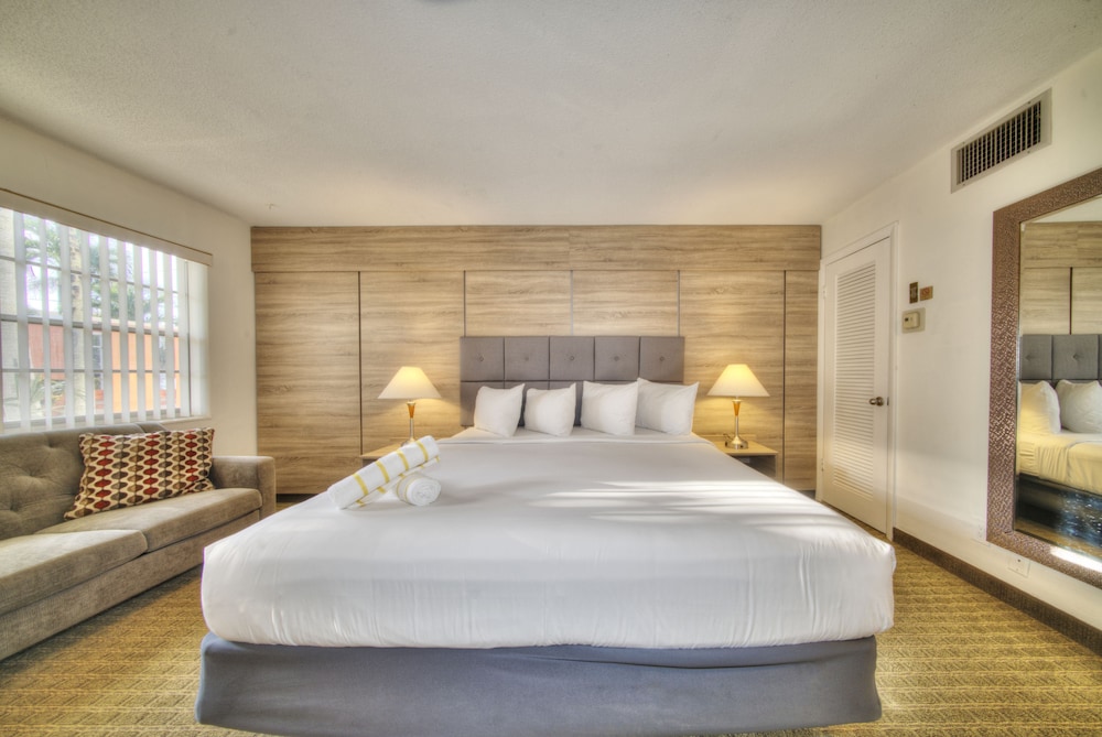 Deluxe Room, 1 King Bed