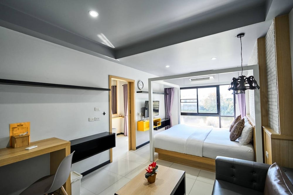 VIP Room - Photo 2