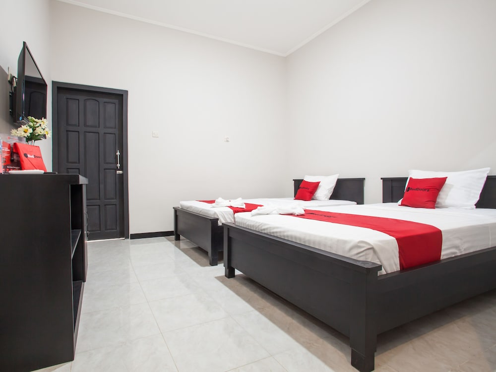Premium Twin Room - Photo 4