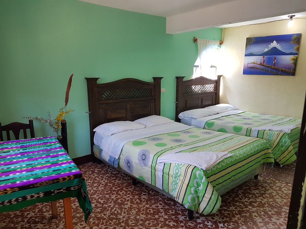Basic Quadruple Room, Multiple Beds photo 2