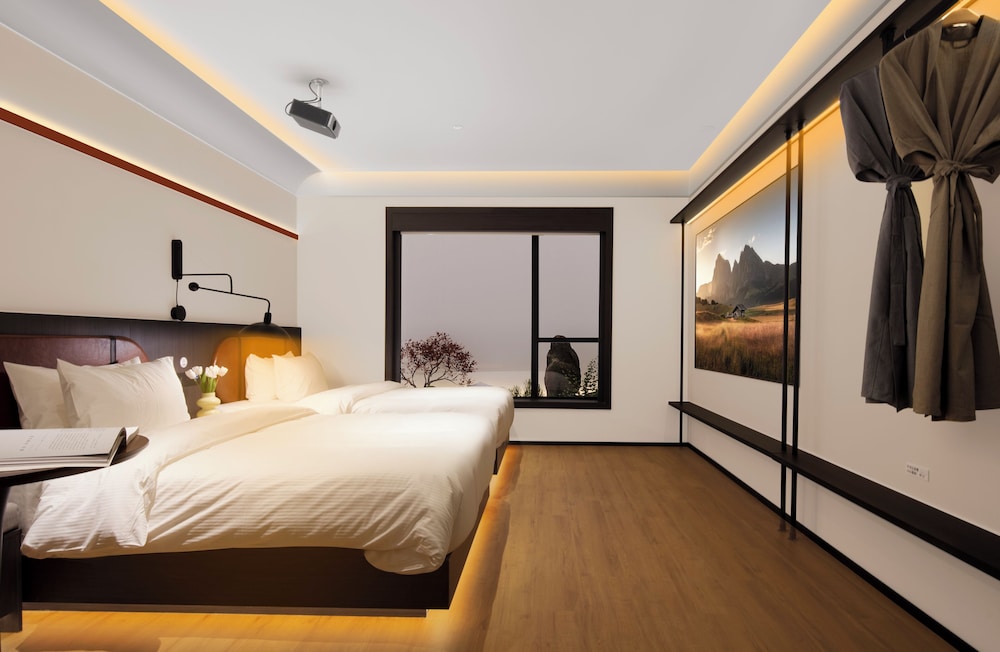 Basic Twin Room