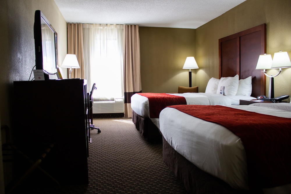 Standard Room, 2 Queen Beds, Non Smoking - Photo 2