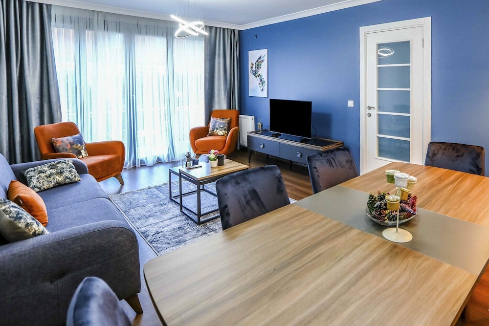 Apartment photo 1