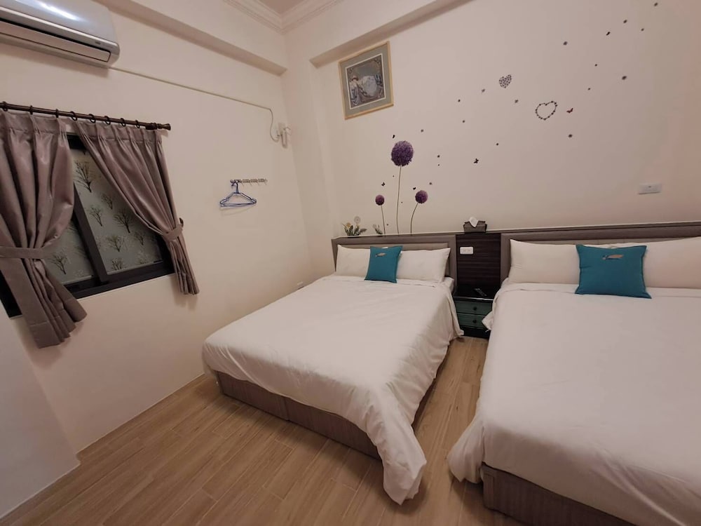 Elite Quadruple Room - Photo 3