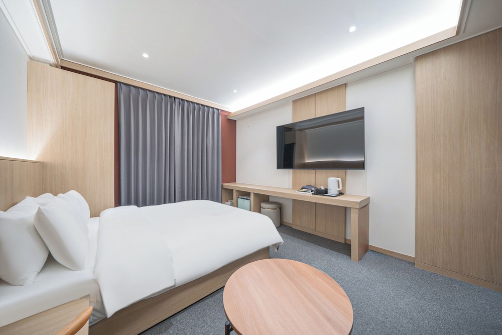 Deluxe Double Room, City View photo 2