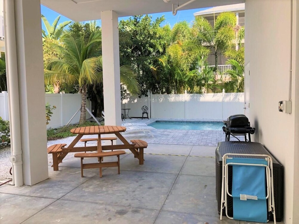 House, Multiple Beds (Once Upon A Tide) photo 3