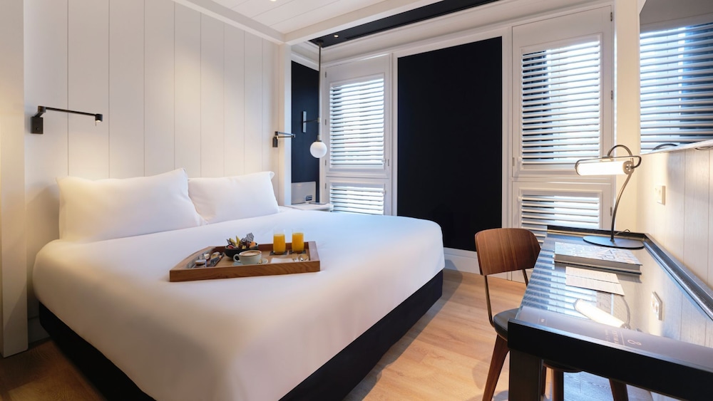 Junior Room (1 Adult + 1 Child)