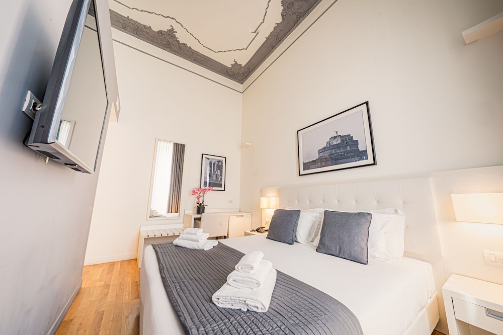 Deluxe Triple Room photo 2