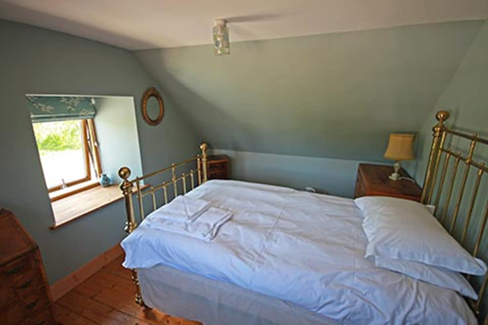 Single Room, Shared Bathroom photo 2