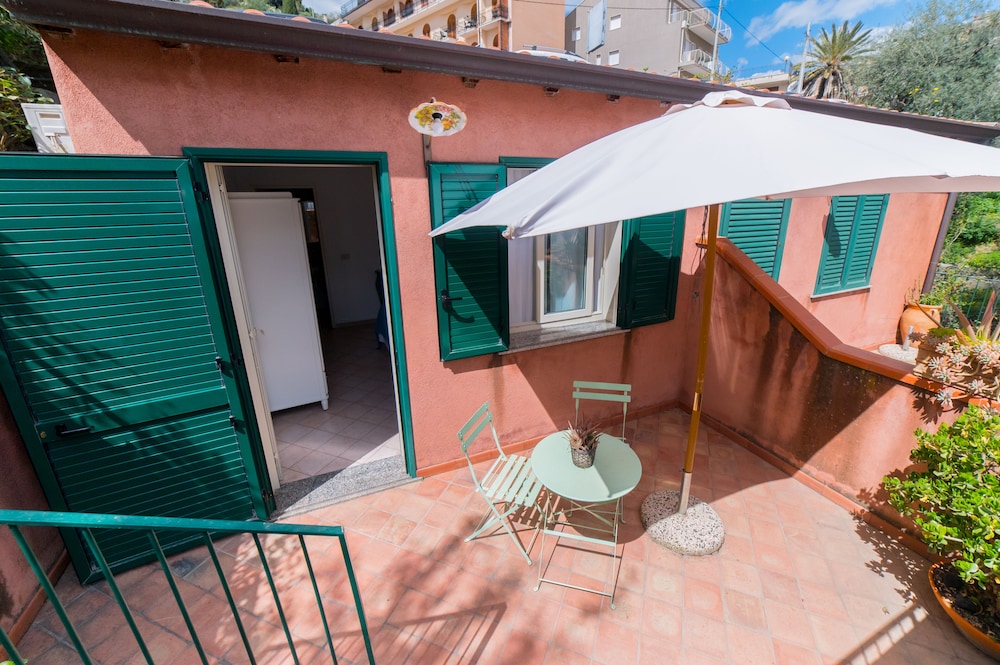 Superior Triple Room, 1 Bedroom, Garden View photo 2