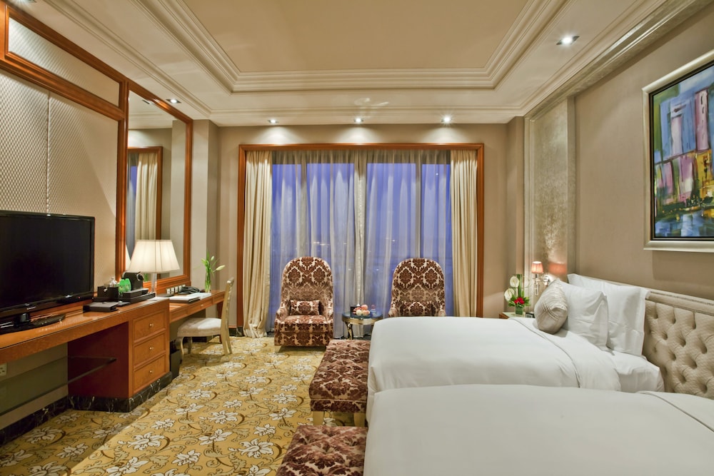 Deluxe Twin Room with City View