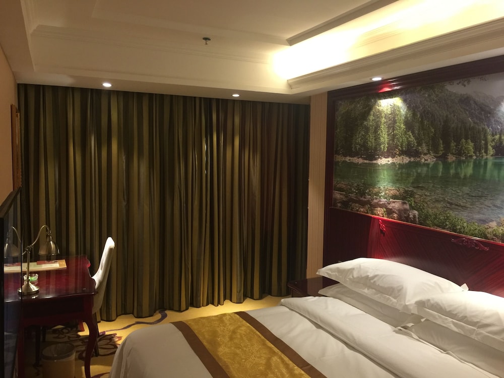 Deluxe Twin Room photo 3