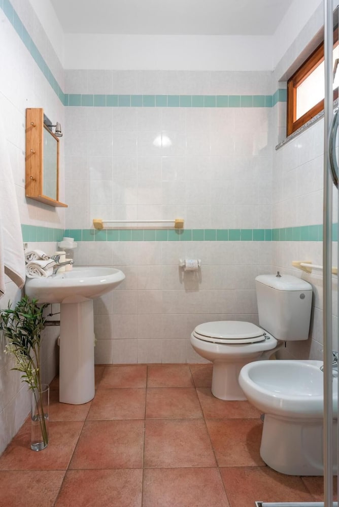 Apartment, Multiple Bedrooms, Balcony photo 2
