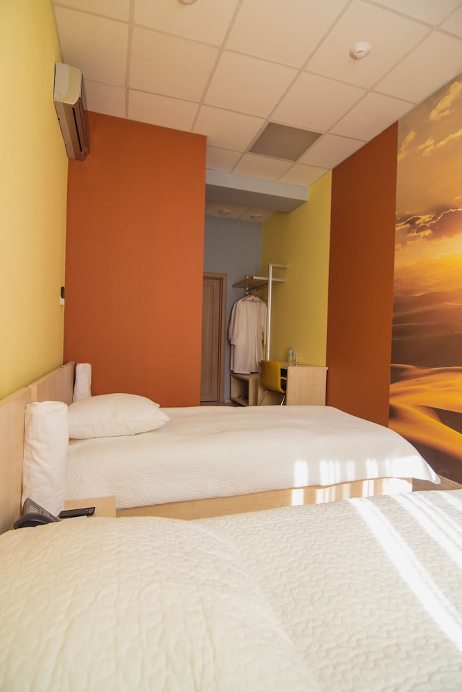 Standard Twin Room photo 2