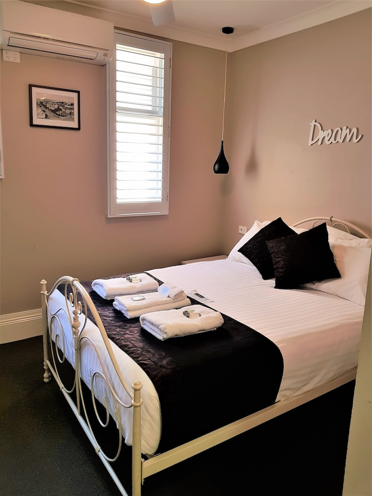 Double Room 18 Top Floor (Stair Access Only) photo 3