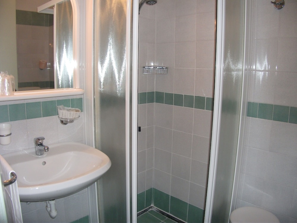 Classic Triple Room, Sea View - Photo 10