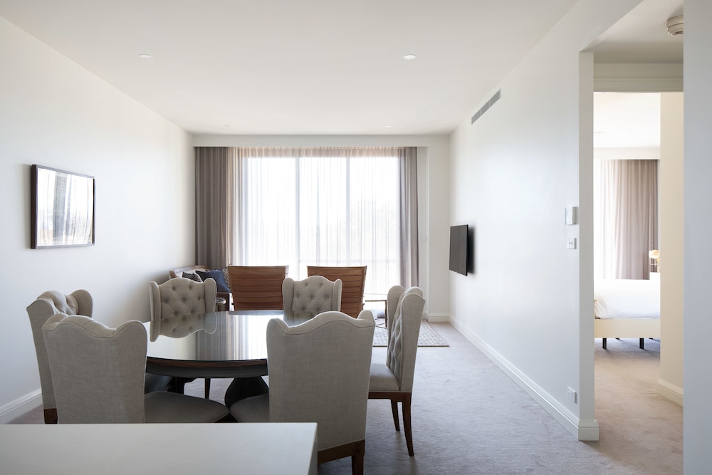 Luxury Suite, 1 Bedroom - Housekeeping on 3rd day only photo 3