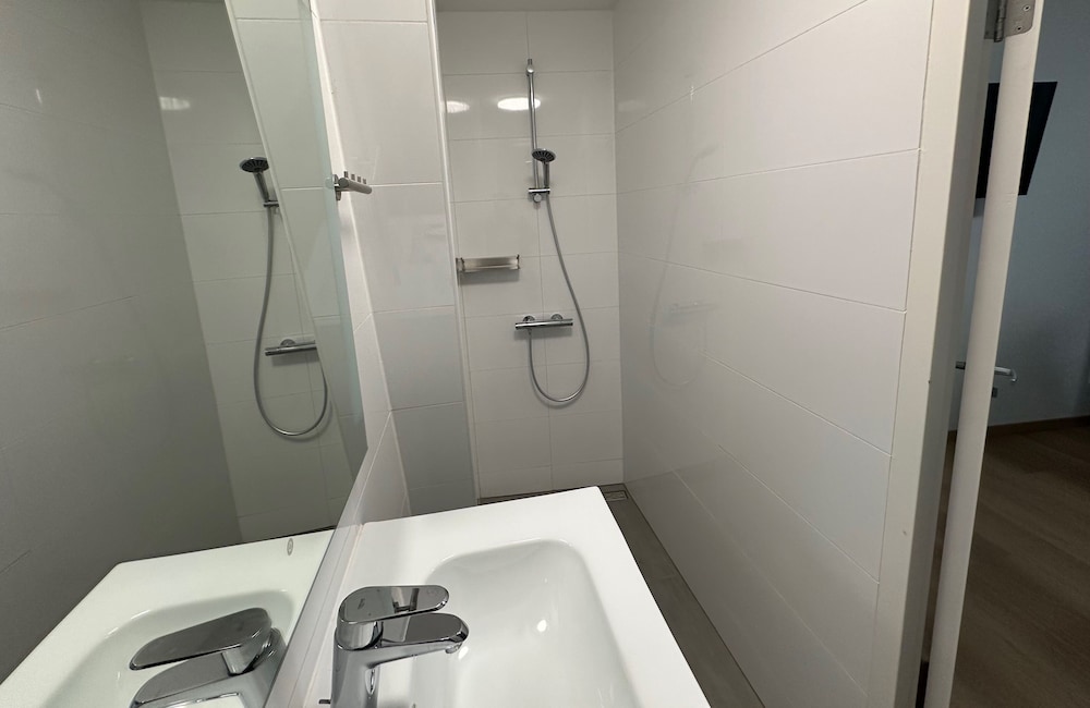 Deluxe Double Room, Private Bathroom, Canal View photo 3