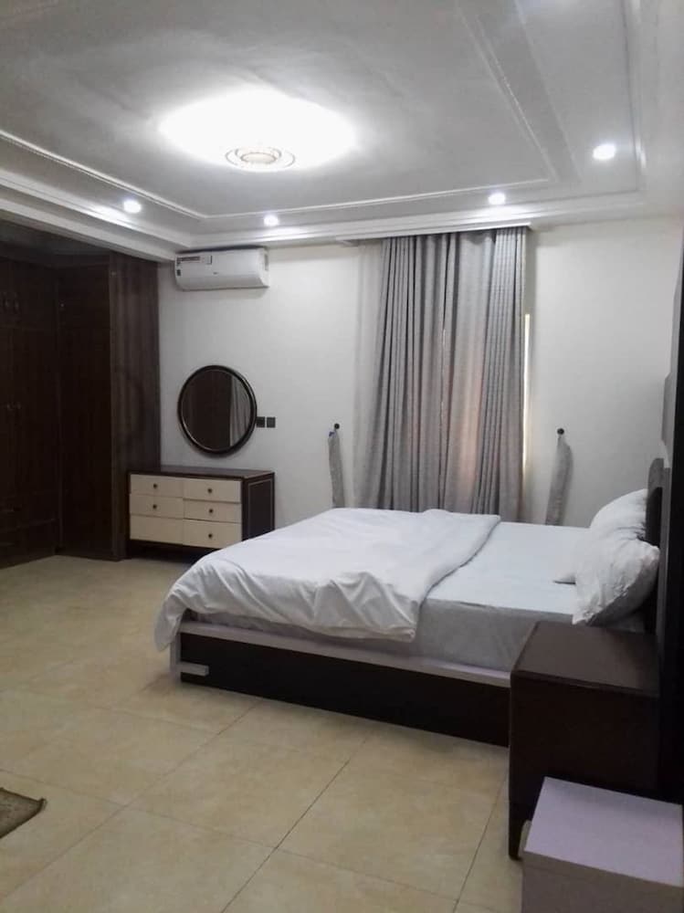 Room - Photo 3